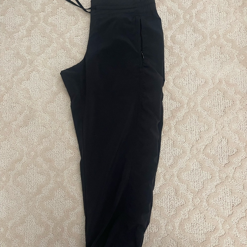 lululemon athletica Black Elastic Waist Active Pants